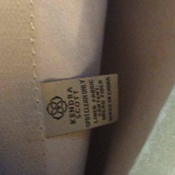 Kendra Scott Red Pebble Leather Jewelry Travel Case - Picture 15 of 16